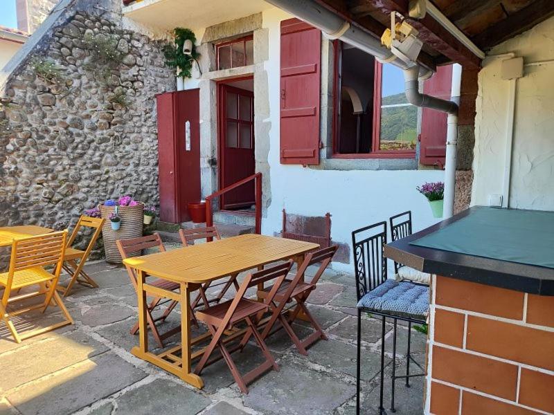 L'Auberge Du Pelerin - St Jean Pied De Port Saint-Jean-Pied-de-Port Exteriér fotografie